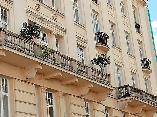 Anton Downtown Apartments Warsaw Poland